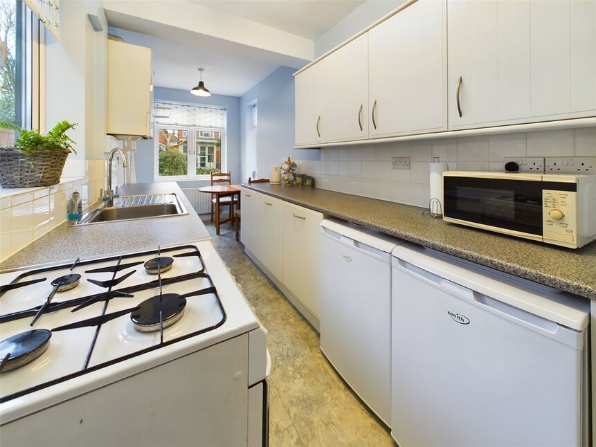 3 bedroom Detached House for sale, Runswick Drive, Wollaton, NG8 £354,950