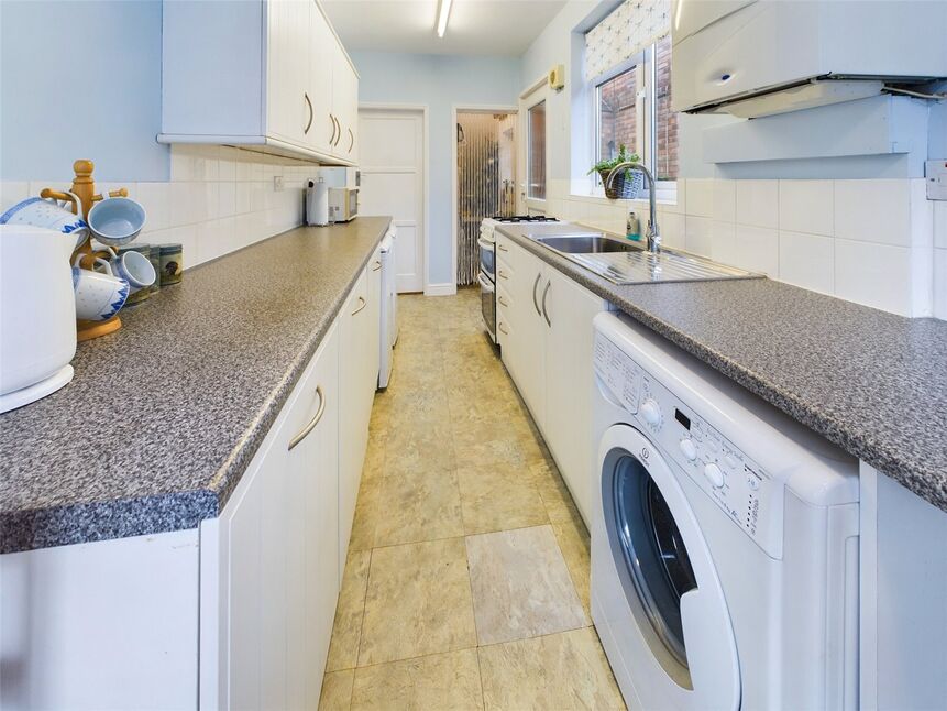 3 bedroom Detached House for sale, Runswick Drive, Wollaton, NG8 £354,950