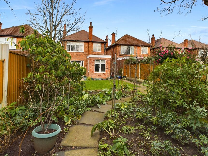 3 bedroom Detached House for sale, Runswick Drive, Wollaton, NG8 £354,950