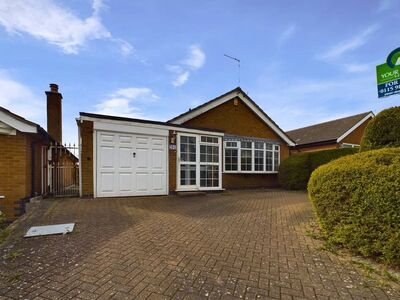 Wollaton Vale, 2 bedroom Detached Bungalow for sale, £295,000