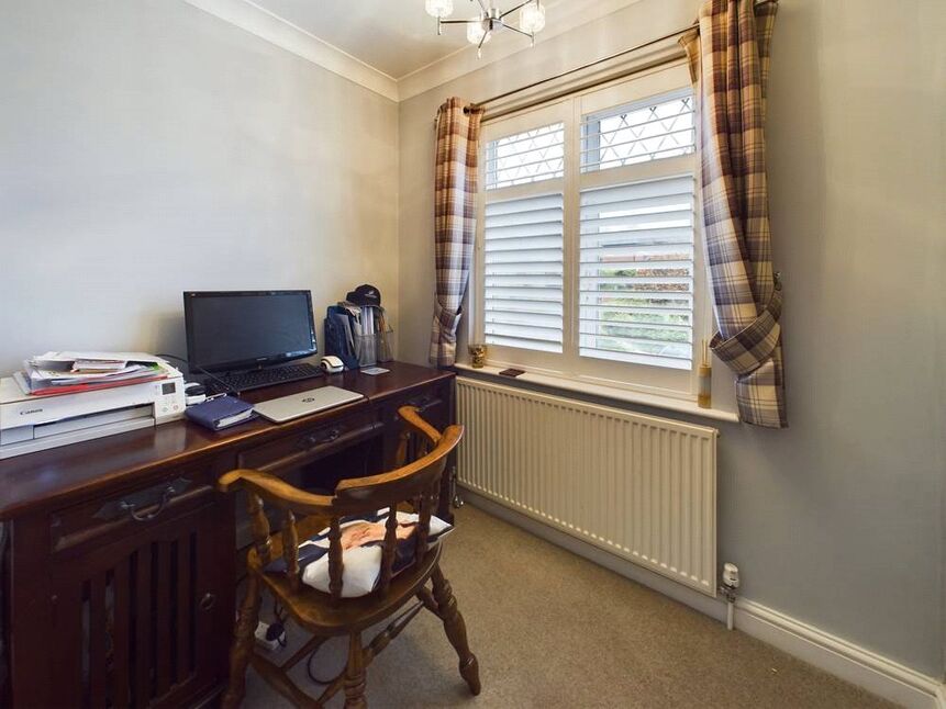 4 bedroom Detached House for sale, Arundel Drive, Bramcote, NG9 £519,000