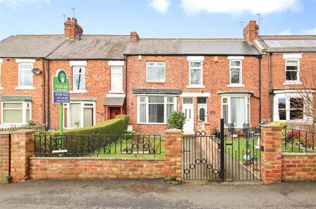 South View, 2 bedroom Mid Terrace House for sale, £175,000