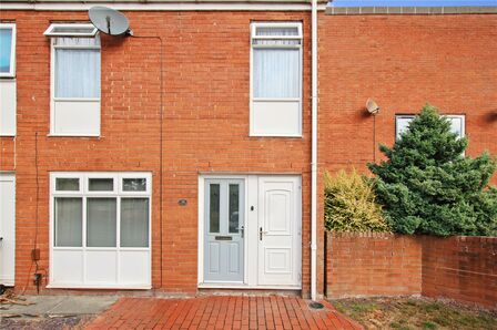 3 bedroom Mid Terrace House for sale