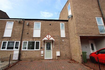 3 bedroom Mid Terrace House to rent