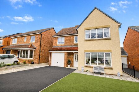 Waxwing, 4 bedroom Detached House for sale, &pound;310,000