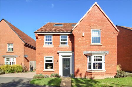 5 bedroom Detached House to rent