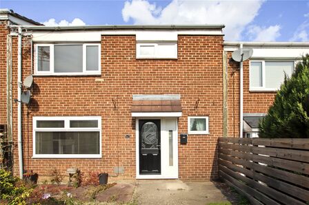 3 bedroom Mid Terrace House for sale