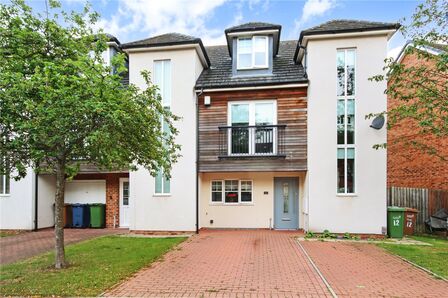 3 bedroom End Terrace House for sale