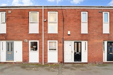 3 bedroom Mid Terrace House for sale