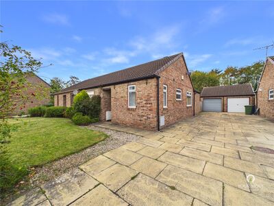 2 bedroom Semi Detached Bungalow for sale