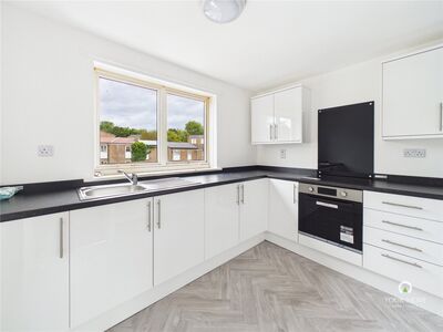 Lumley Close, 2 bedroom Flat to rent, &pound;625 pcm