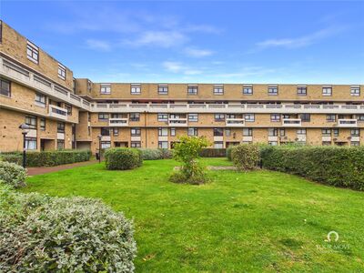 Collingwood Court, 2 bedroom Flat for sale, &pound;35,000