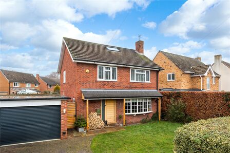 Oak Tree Close, 4 bedroom Detached House for sale, &pound;585,000