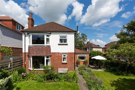 Moorgarth Avenue, 3 bedroom Detached House for sale, £600,000