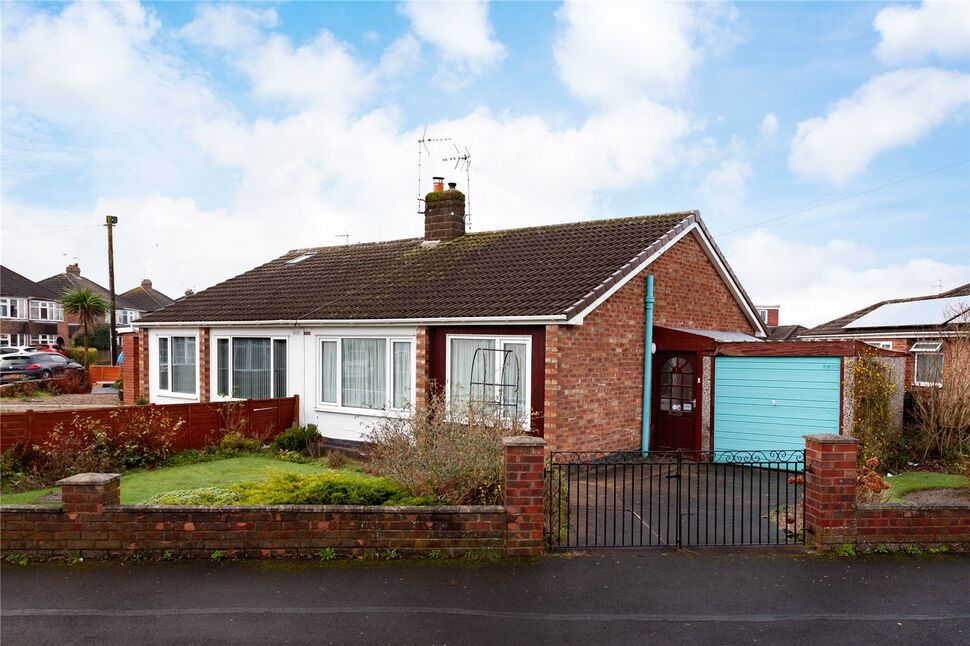2 bedroom Semi Detached Bungalow for sale, Gorse Paddock, York, YO31