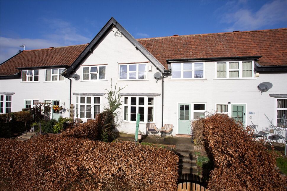 3 bedroom Mid Terrace House for sale