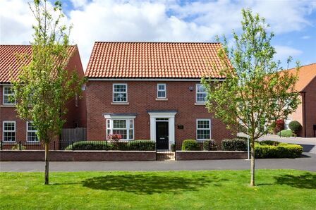 Fossview Close, 4 bedroom Detached House for sale, £585,000