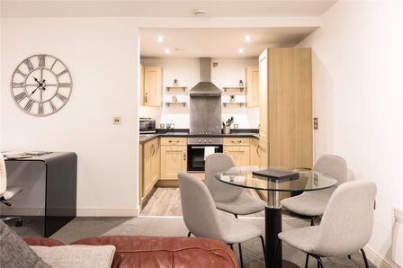 Dixons Yard, 2 bedroom Flat for sale, &pound;350,000