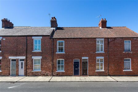 3 bedroom Mid Terrace House for sale