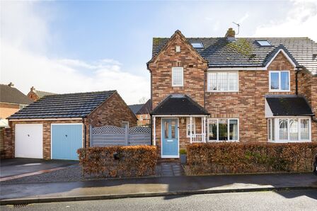 4 bedroom Semi Detached House for sale