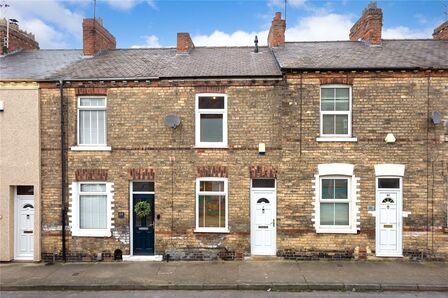 2 bedroom Mid Terrace House for sale