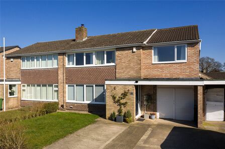 4 bedroom Semi Detached House for sale