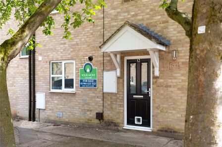 2 bedroom Mid Terrace House for sale