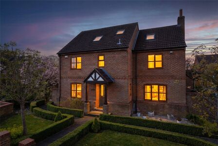 Park Gate, 5 bedroom Detached House for sale, &pound;600,000