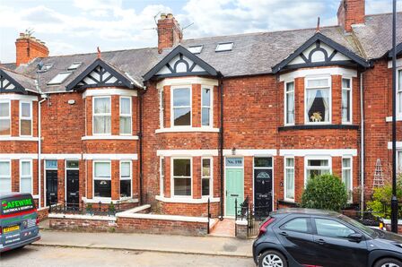 4 bedroom Mid Terrace House for sale