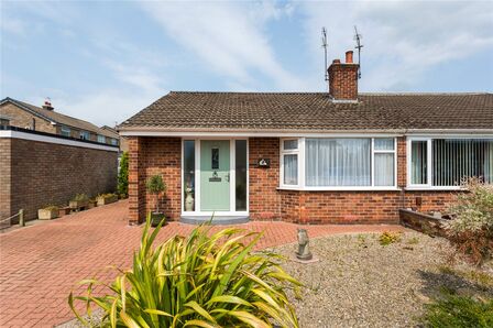 2 bedroom Semi Detached Bungalow for sale