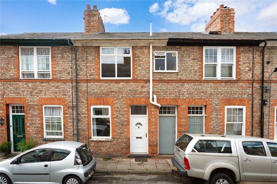 2 bedroom Mid Terrace House for sale