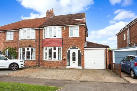 Alexander Avenue, 4 bedroom Semi Detached House for sale, £400,000