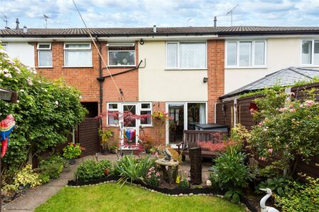 3 bedroom Mid Terrace House for sale