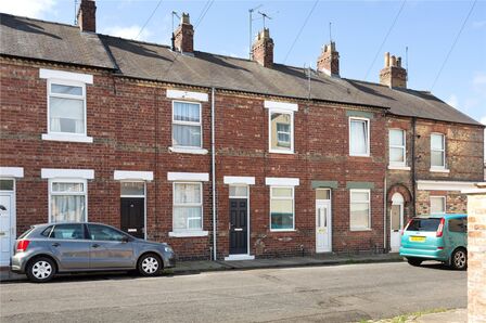 2 bedroom Mid Terrace House for sale