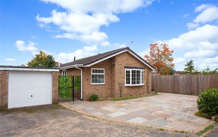 Kirklands, 3 bedroom Detached Bungalow for sale, £425,000