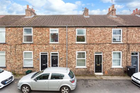 North Lane, 2 bedroom Mid Terrace House for sale, £275,000