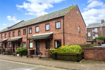 2 bedroom End Terrace House for sale