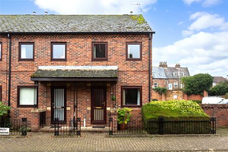 Fewster Way, 2 bedroom End Terrace House for sale, &pound;300,000