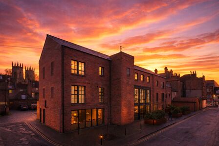 Bootham Row, 2 bedroom Flat for sale, &pound;425,000