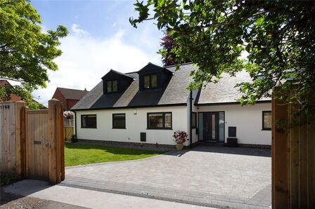 York Road, 4 bedroom Detached House for sale, &pound;710,000