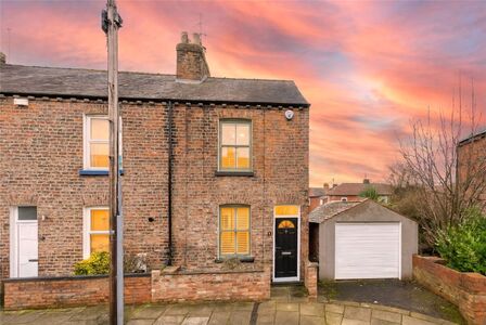 2 bedroom End Terrace House for sale