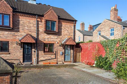 3 bedroom End Terrace House for sale