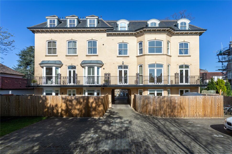 2 bedroom Flat for sale