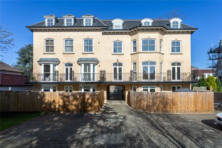 2 bedroom Flat for sale