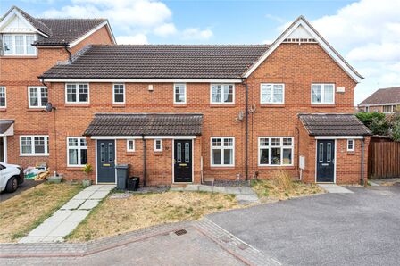 2 bedroom Mid Terrace House for sale