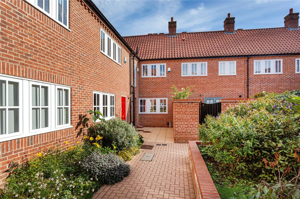 Main image of 2 bedroom Flat for sale, St. Andrew Place, York, North Yorkshire, YO1