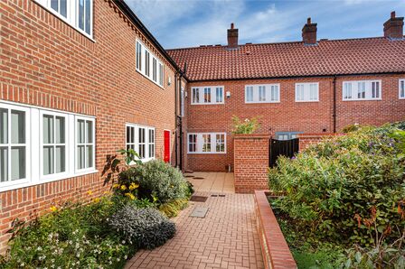St. Andrew Place, 2 bedroom Flat for sale, &pound;280,000