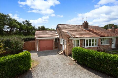 Aspen Way, 2 bedroom Semi Detached Bungalow for sale, &pound;285,000