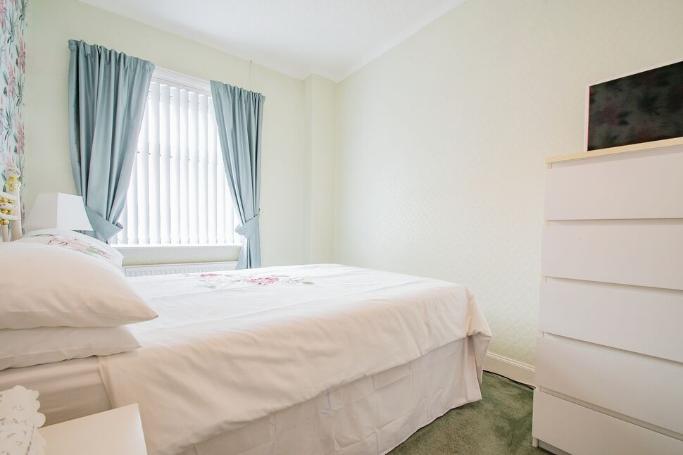 2 bedroom Mid Terrace House for sale, Bury Road, Radcliffe, M26 £155,000