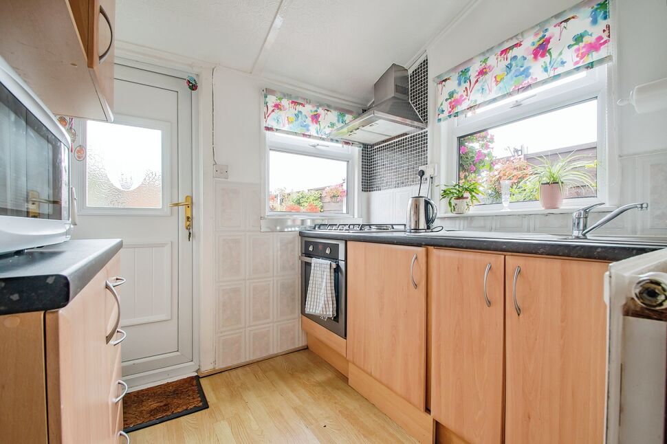 2 bedroom Mid Terrace House for sale, Bury Road, Radcliffe, M26 £155,000